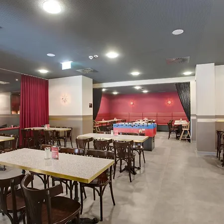 Meininger Center Hotel 3*